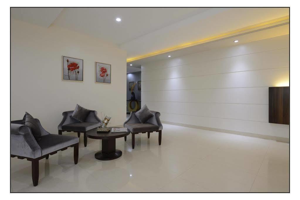 Oyo 710 Hotel Kshitij Пюн Екстериор снимка